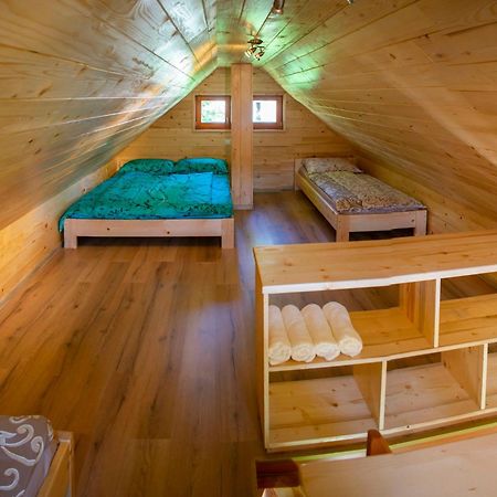 Wooden Chalet - Homestead Vrhovc ゴレンスカ地方 エクステリア 写真