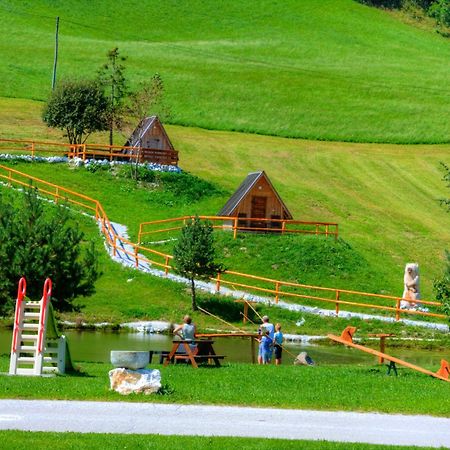Wooden Chalet - Homestead Vrhovc ゴレンスカ地方 エクステリア 写真